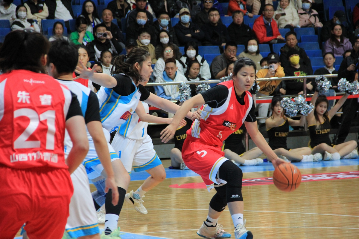 中国CBA常规赛结束，广州队摘得分区冠军